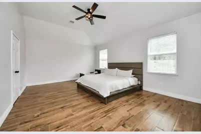 10018 Lynnwood Drive, Baytown, TX 77521 - Photo 17