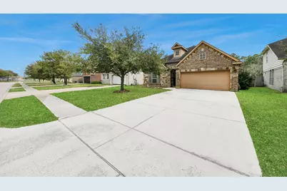 10018 Lynnwood Drive, Baytown, TX 77521 - Photo 37