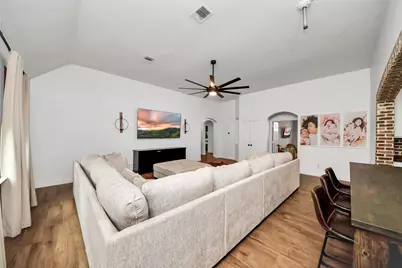 10018 Lynnwood Drive, Baytown, TX 77521 - Photo 5