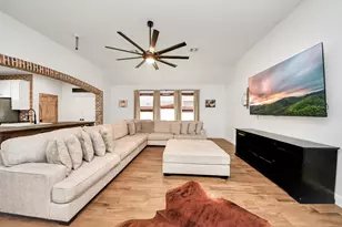 10018 Lynnwood Dr, Baytown, TX 77521 - Photo 7