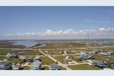 12930 Buccaneer Parkway, Freeport, TX 77541 - Photo 25