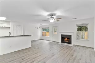 122 S Walden Elms Cir Circle, The Woodlands, TX 77382 - Photo 7