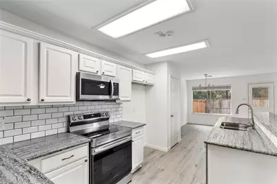 122 S Walden Elms Cir Circle, The Woodlands, TX 77382 - Photo 11