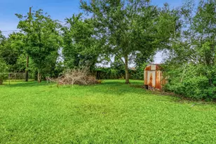 1323 W Donovan St, Houston, TX 77091 - Photo 23