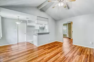 1323 W Donovan St, Houston, TX 77091 - Photo 7