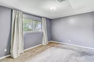 1323 W Donovan St, Houston, TX 77091 - Photo 13