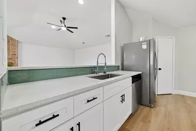 5530 Oak Falls Drive, Houston, TX 77066 - Photo 17