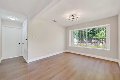 5530 Oak Falls Drive, Houston, TX 77066 - Photo 15