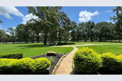 15216 Saddlewood Drive, Conroe, TX 77384 - Photo 9