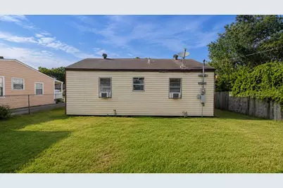 10242 Flaxman Street, Houston, TX 77029 - Photo 9
