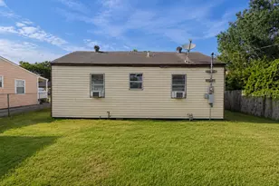 10242 Flaxman St, Houston, TX 77029 - Photo 9