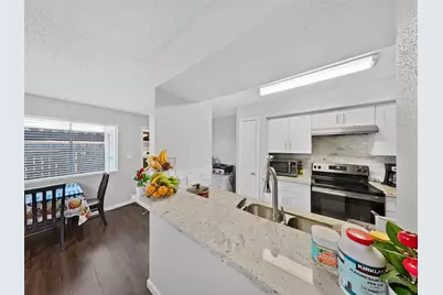 8101 Amelia Road #404, Houston, TX 77055 - Photo 13