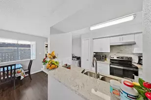 8101 Amelia Rd, Houston, TX 77055 - Photo 13