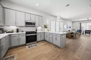 10614 Cascade Ledge Ln, Houston, TX 77025 - Photo 9