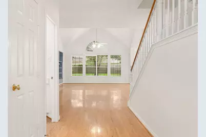 9423 Walnut Brook Court, Houston, TX 77040 - Photo 5