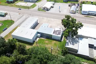 619 E Jackson St, El Campo, TX 77437 - Photo 9