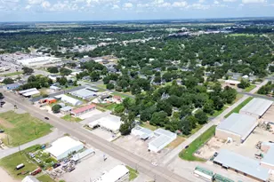 619 E Jackson St, El Campo, TX 77437 - Photo 49