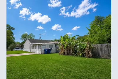 202 N Logan Street, Texas City, TX 77590 - Photo 13