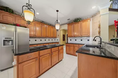 5315 April Run Court, Sugar Land, TX 77479 - Photo 9