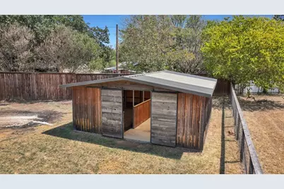 419 Ryan Avenue, Burleson, TX 76028 - Photo 31