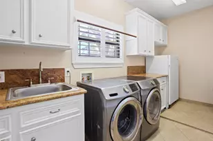 215 Ridgemont Dr, Alvin, TX 77511 - Photo 23