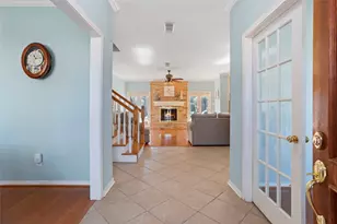 215 Ridgemont Dr, Alvin, TX 77511 - Photo 5