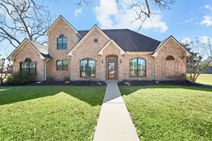 215 Ridgemont Dr, Alvin, TX 77511 - Photo 1