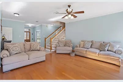 215 Ridgemont Drive, Alvin, TX 77511 - Photo 9