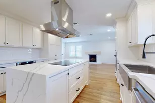 8109 Woodfern Ct, Port Arthur, TX 77642 - Photo 9