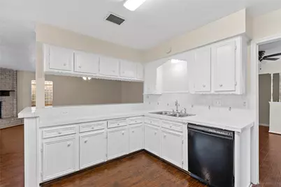 11007 Gatlinburg Drive, Houston, TX 77031 - Photo 7