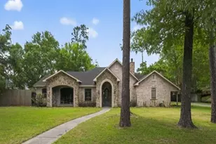 6 Heritage Ct, Houston, TX 77024 - Photo 1