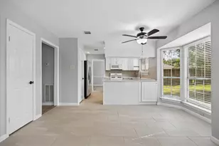 806 Forest Bay Ct, Houston, TX 77062 - Photo 3