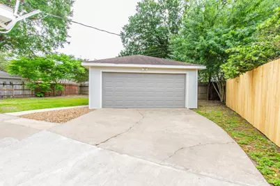 9315 Fairdale Lane, Houston, TX 77063 - Photo 23