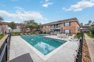 2250 Bering Dr, Houston, TX 77057 - Photo 19