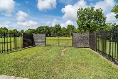 1031 Louisiana Avenue, League City, TX 77573 - Photo 3