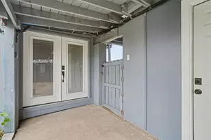 370 Ling St, Bayou Vista, TX 77563 - Photo 11