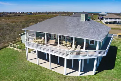 200 Mobile, Crystal Beach, TX 77650 - Photo 3