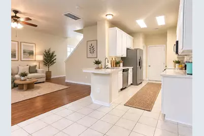 39 Camellia Grove Circle, The Woodlands, TX 77382 - Photo 3
