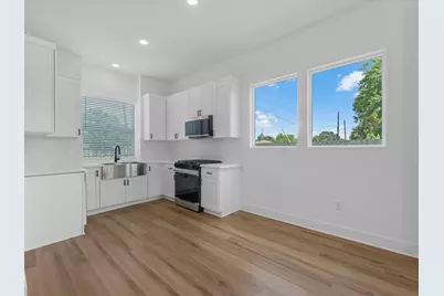 6186 Eastland Street #A/B, Houston, TX 77028 - Photo 11