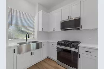 6186 Eastland Street #A/B, Houston, TX 77028 - Photo 13