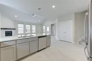 27006 Wandering Gln Ln, Katy, TX 77493 - Photo 11