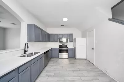 10217 Teneha Drive #A, Houston, TX 77033 - Photo 5