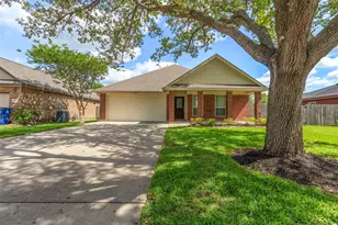 1105 Isabella Blvd, Angleton, TX 77515 - Photo 1