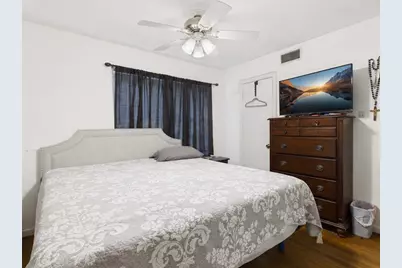 113 W Riverwood Drive, Houston, TX 77076 - Photo 11