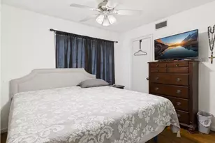 113 W Riverwood Dr, Houston, TX 77076 - Photo 11