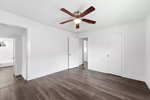 2281 Des Jardines St, Houston, TX 77023 - Photo 13