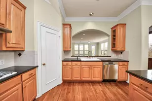 605 W Polk St, Houston, TX 77019 - Photo 17