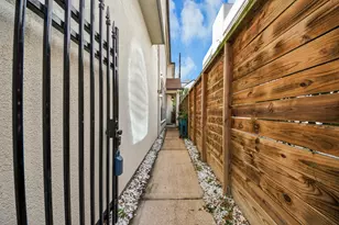 605 W Polk St, Houston, TX 77019 - Photo 7