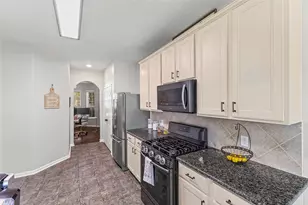 2701 Shallow Falls Ct, Pearland, TX 77584 - Photo 9