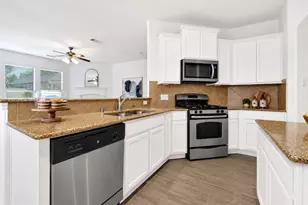 31 Hearthwick Rd, Tomball, TX 77375 - Photo 11
